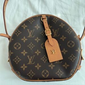 Louis Vuitton Boite Chapeau MM w Dust Bag
